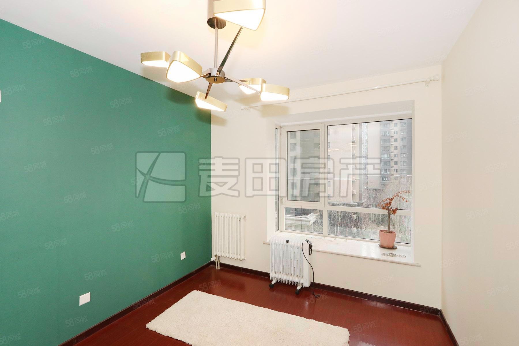 首城國際2室2廳1衛(wèi)82.7㎡東南645萬