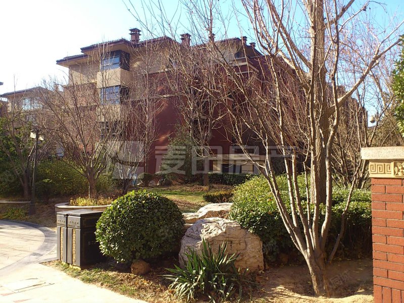 億城西山華府瓏園4室2廳2衛(wèi)176.36㎡南北1600萬(wàn)