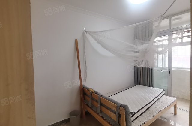 香江附近！孝心一楼！站北花园！两居室！看房有钥匙