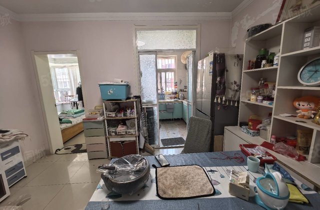 水晶城东区，三室，带储藏室 光明七中 几万入住 汽车总站附近