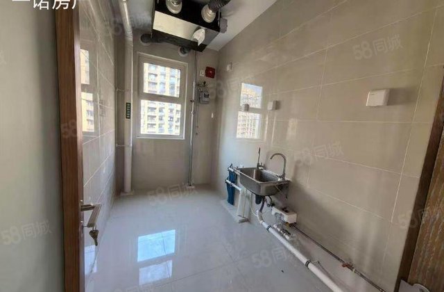 朝南 122平 电梯房 3室2厅 房东急置换 诚意买房