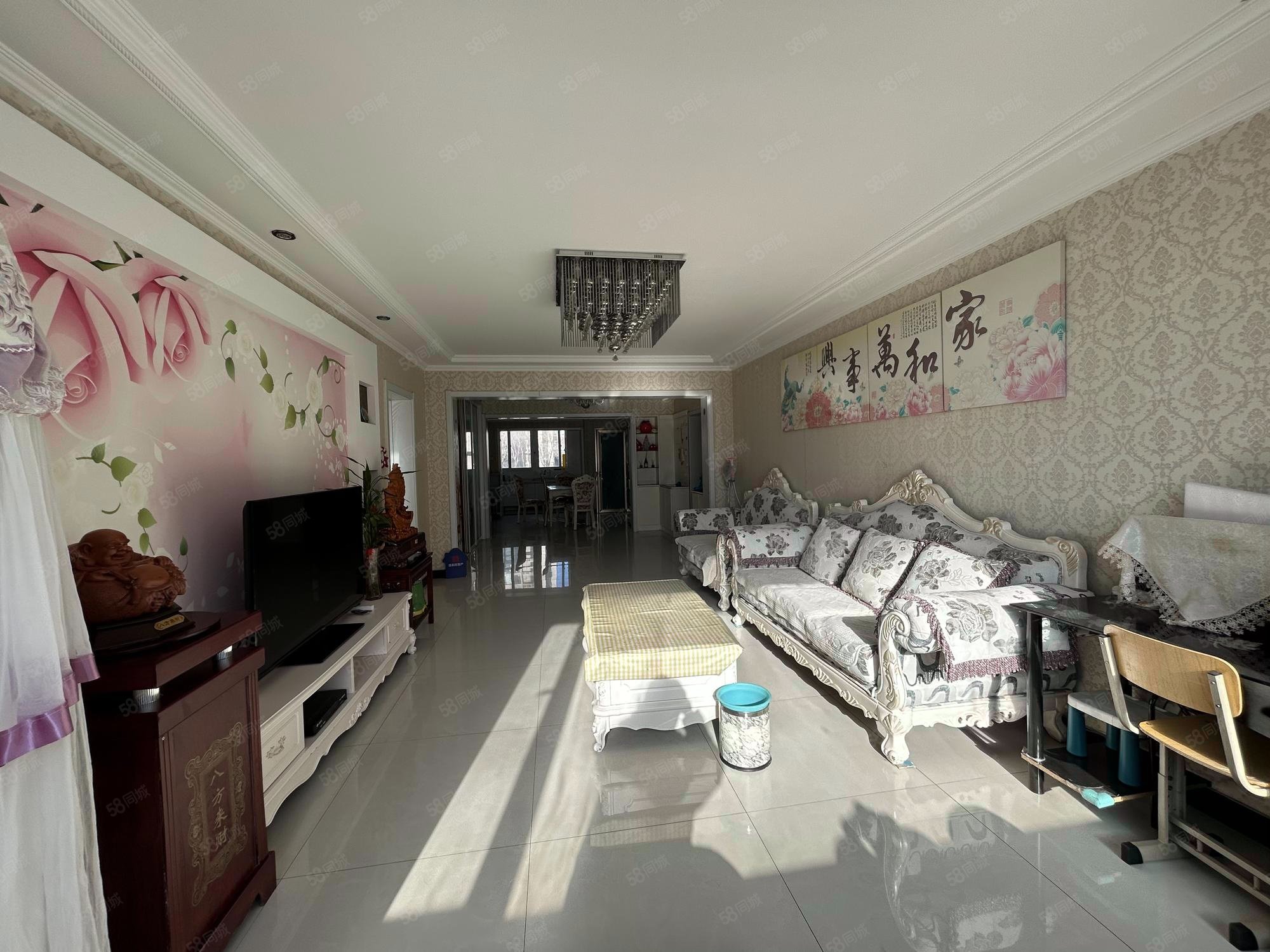 陽光街391號院3室2廳2衛(wèi)131.96㎡南北320萬