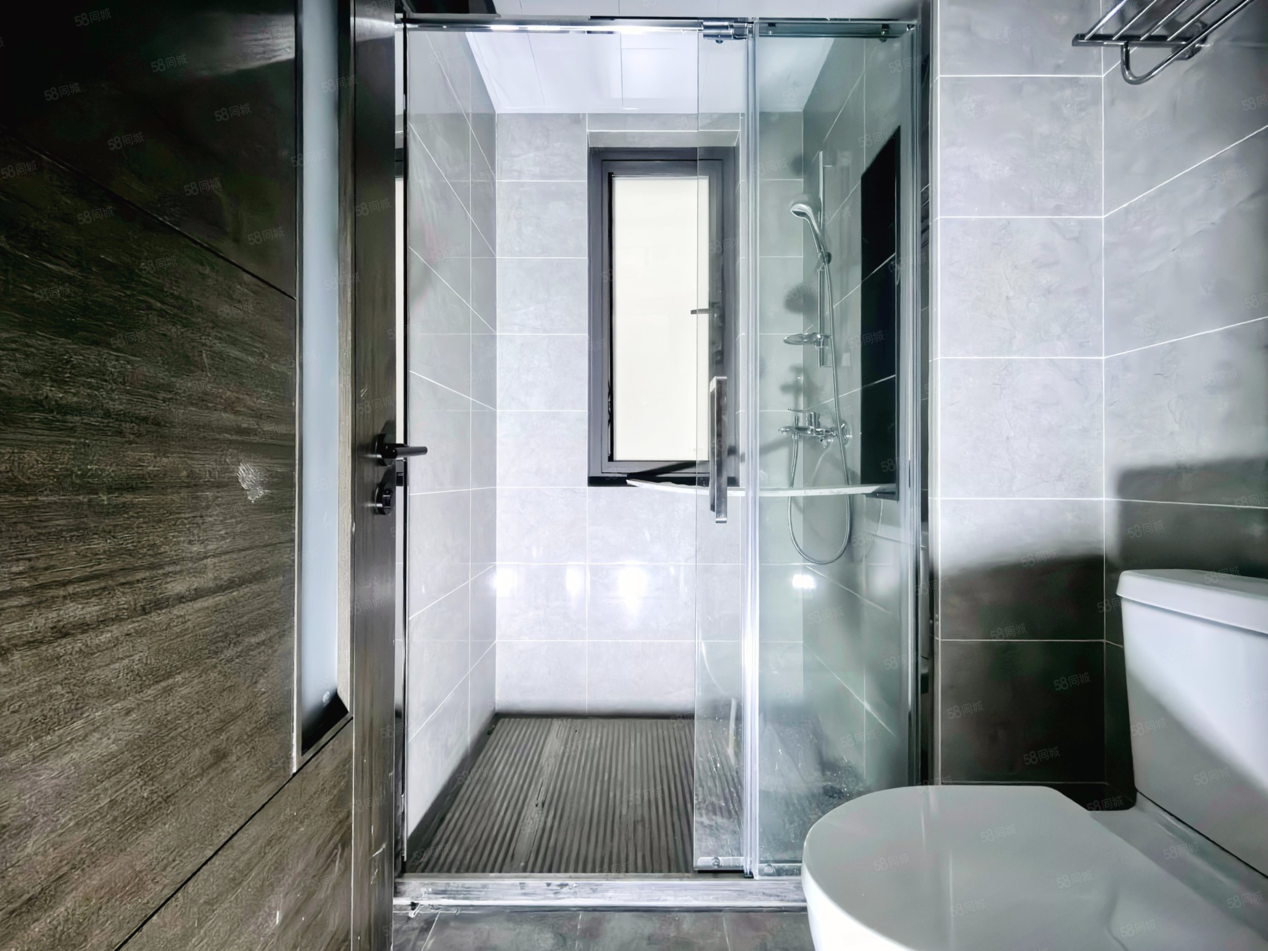 万科理想拾光3室2厅2卫121㎡南129万