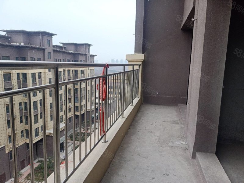 御景华府带车位顶楼送一层户型方正静动分离