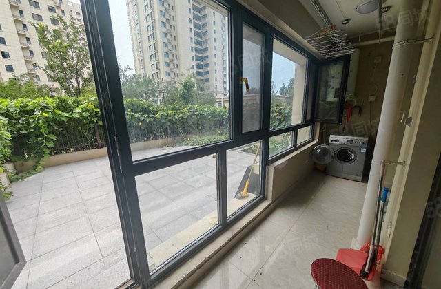 新一中对过！希 一楼带院 民生17号院 送车位全天采光诚心卖