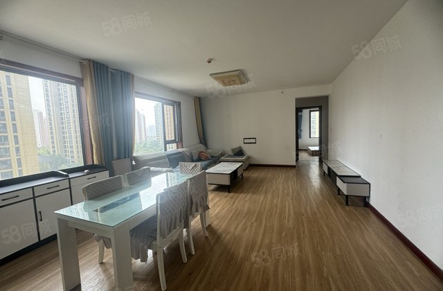 百合新城 四室位 136.6免大税送储 东昌 三中附近 振华