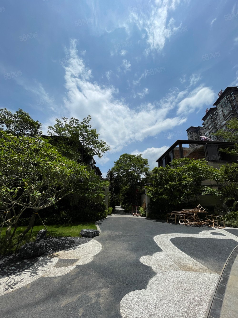 保利冠江墅4室2厅2卫177.79㎡南北320万