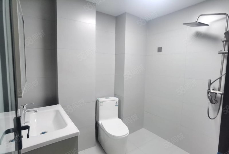 新城国际3室2厅2卫140㎡南北69万