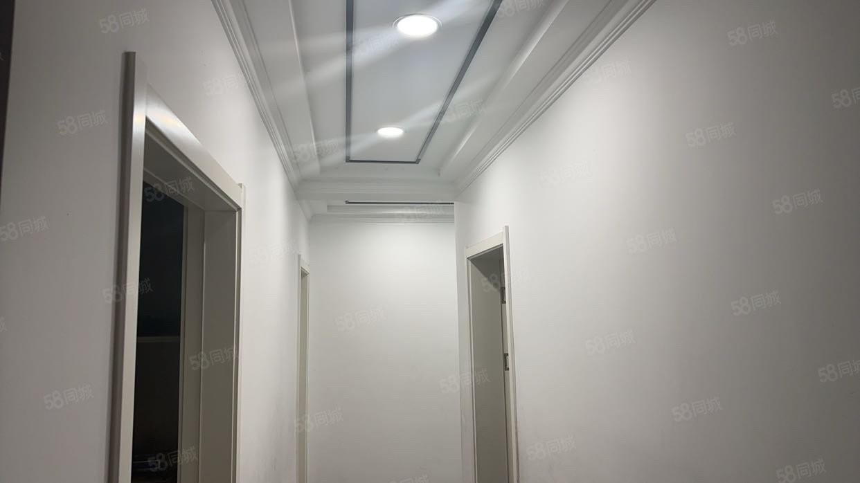 加侨侨城壹号(C区)4室2厅2卫133.8㎡南95万