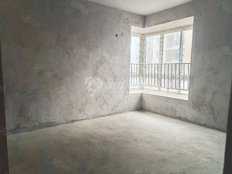 睿力国际城A区3室2厅2卫138㎡东39.8万