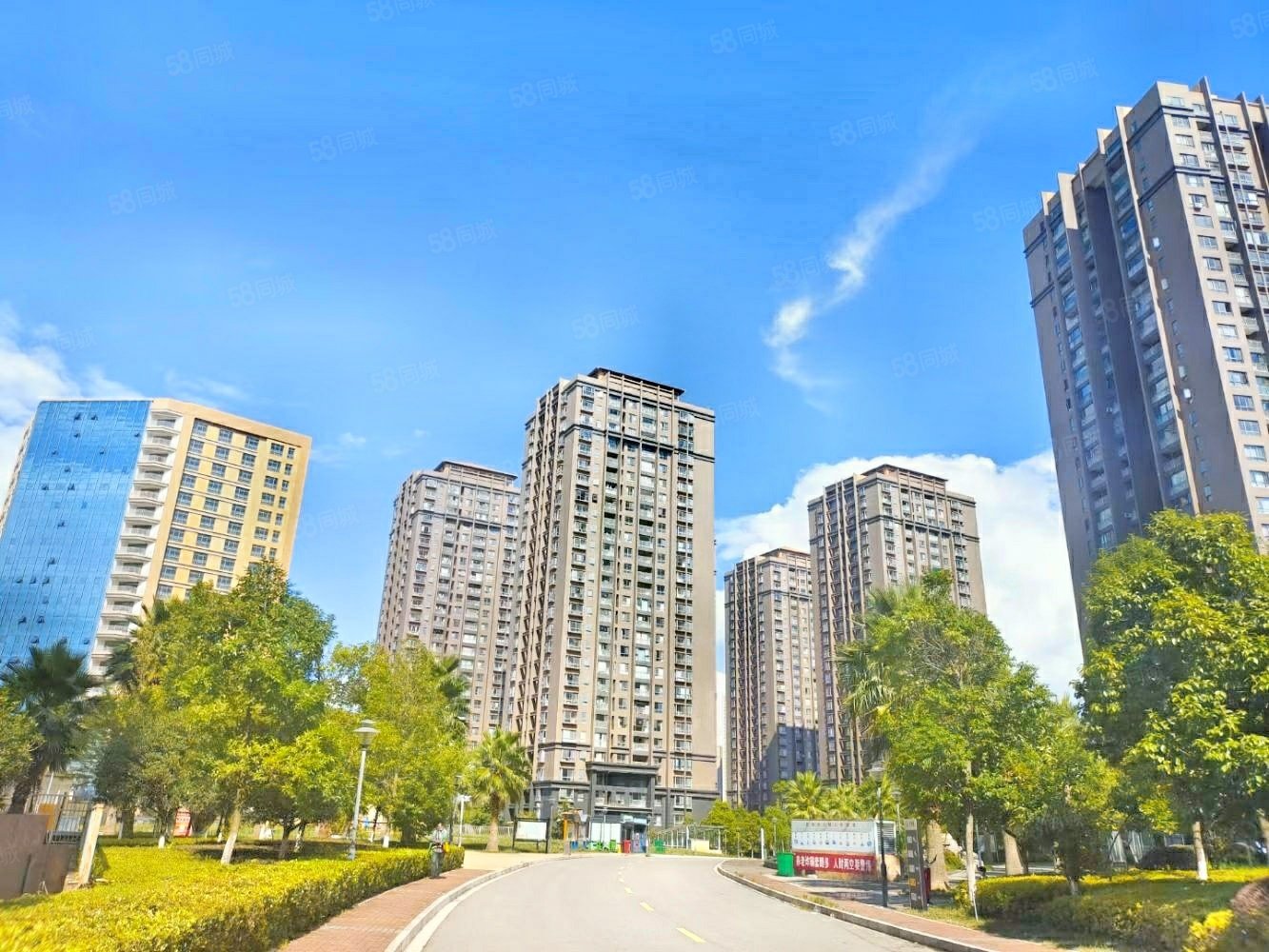 惠景园小区中间位置中间楼层采光充足安静不临街