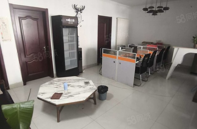 和馨园 水城中学 车位储藏室  中间楼层 双卫 看房方便