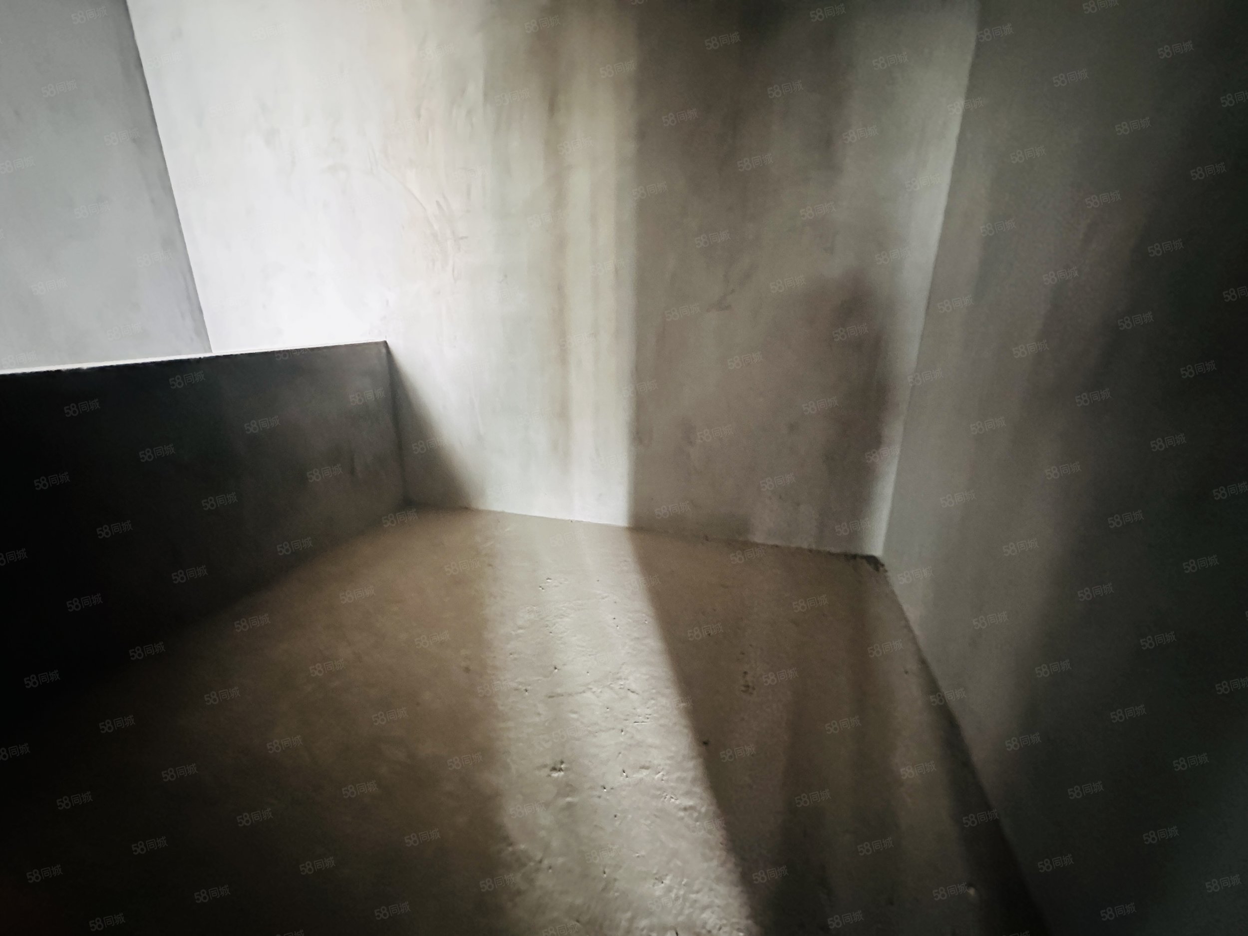 香山苑小区(张湾)3室2厅2卫106㎡南北78万