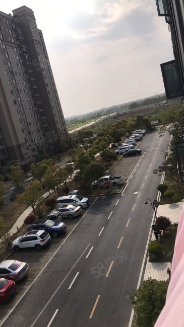 碧桂园天玺3室2厅2卫121.7㎡南北68.8万