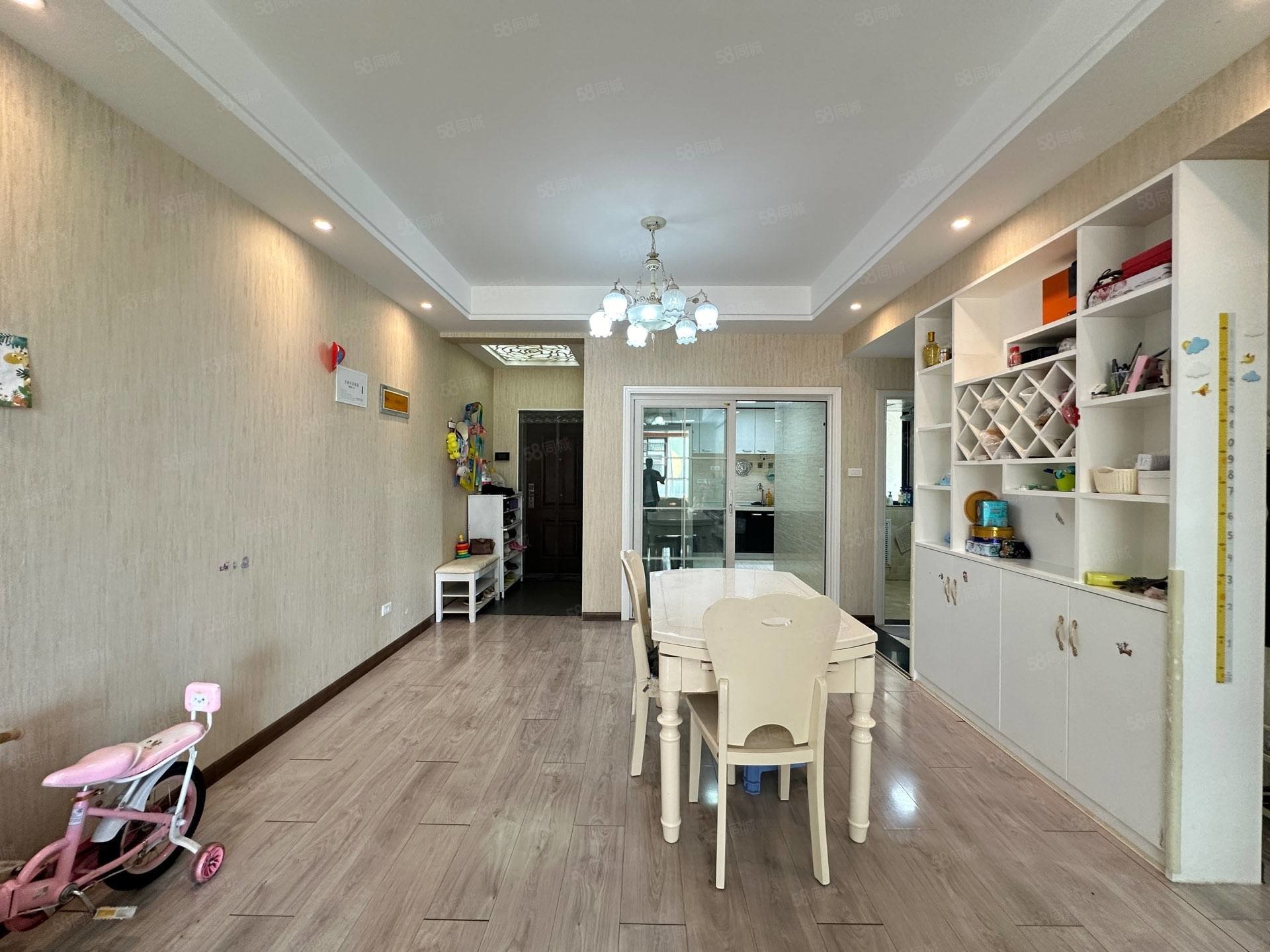 国瑞蓝山郡3室2厅1卫121㎡南北73.8万