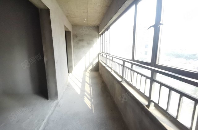 万骏珑悦轩4室2厅148.64㎡112万二手房图片