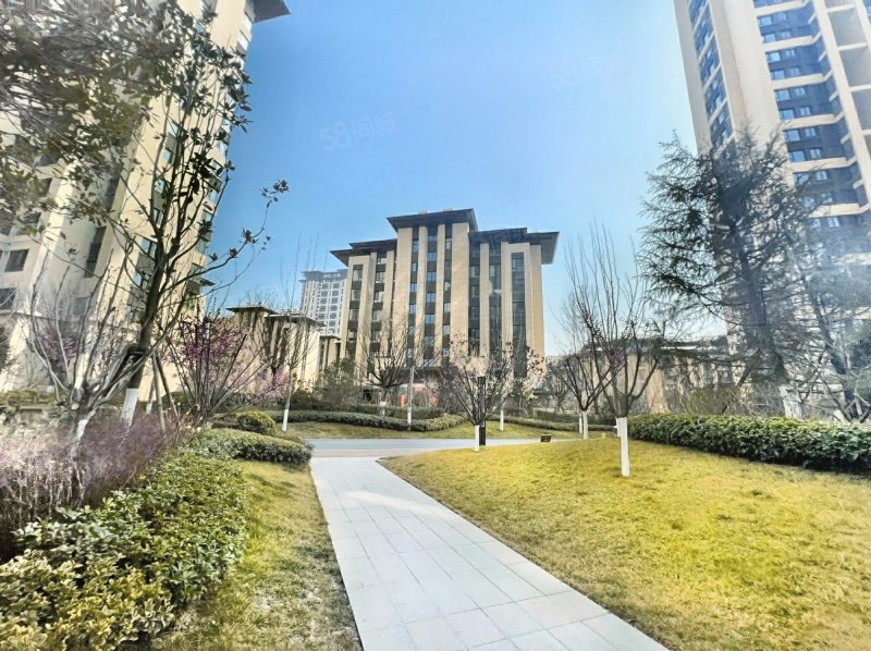 白桦林溪3室2厅2卫128.87㎡南北215万