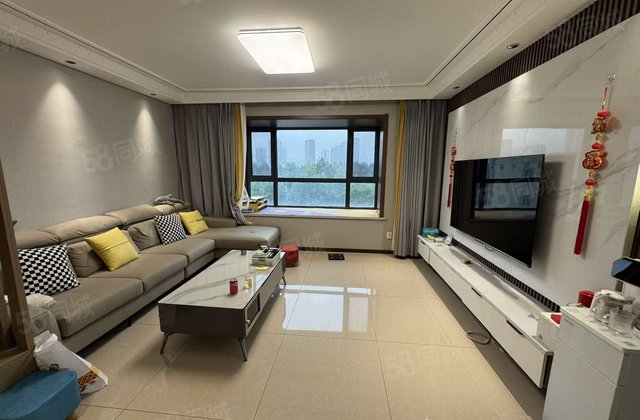 兴华东路滨湖新城精装三室两卫，送车储，免大税，边户户型