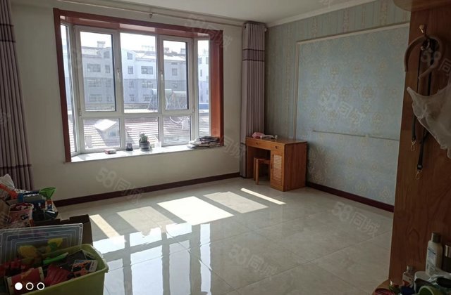 桃花源居住区4室2厅200㎡68万二手房图片