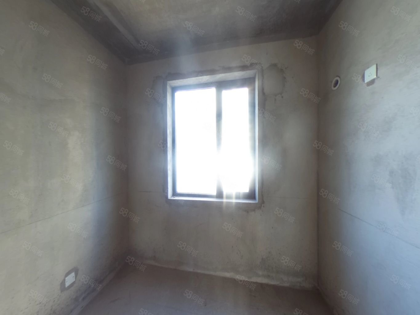 星海国际广场3室2厅2卫115㎡南北55万