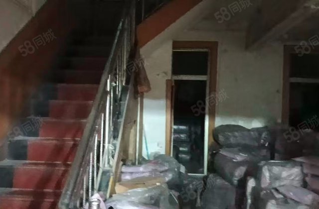城里村住房3室2厅216㎡100万二手房图片