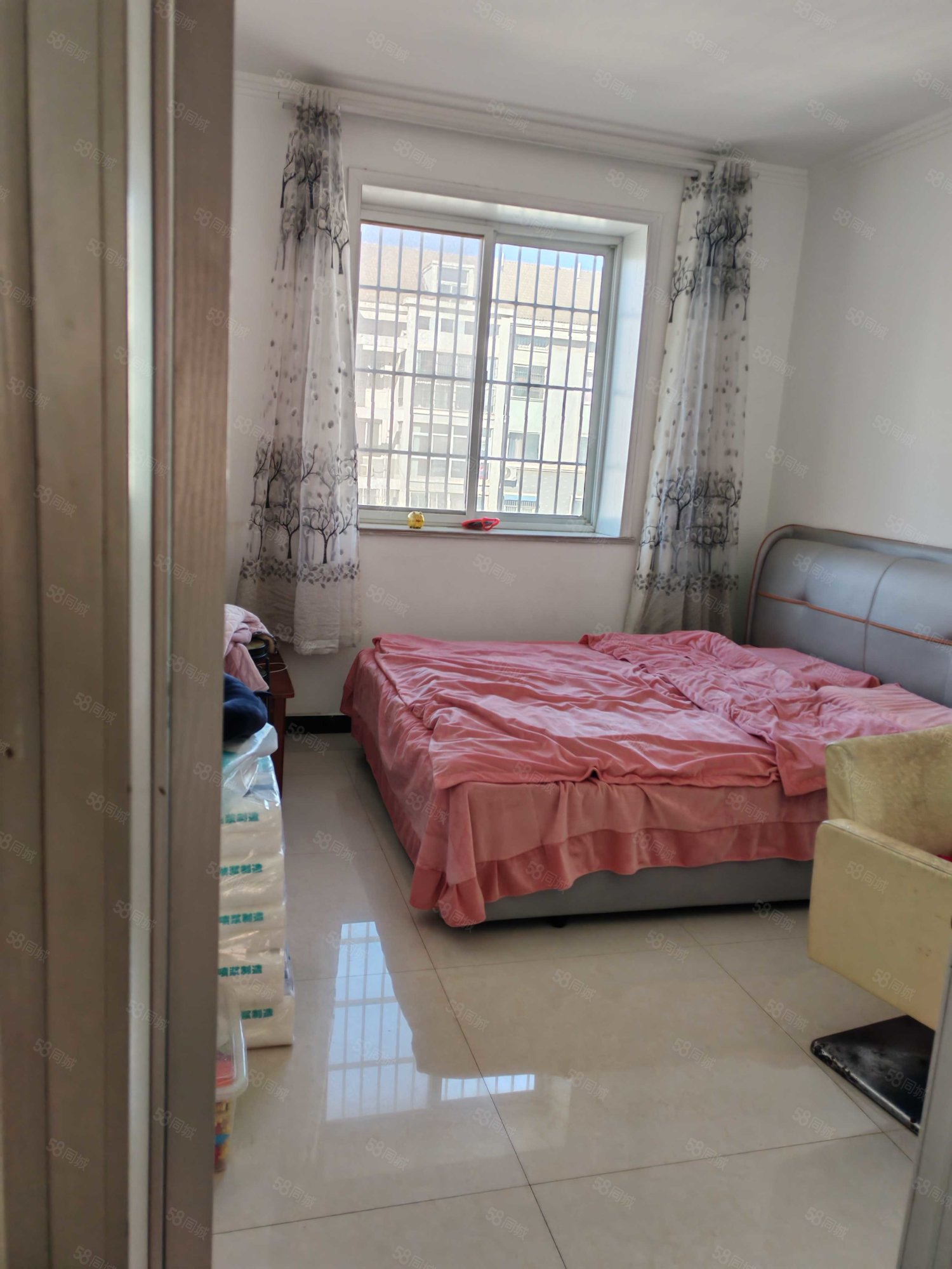 帝景华庭3室2厅1卫148.6㎡南北62万