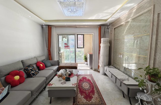 水岸花语电梯洋房，三室两厅，带车位储藏室，免大税