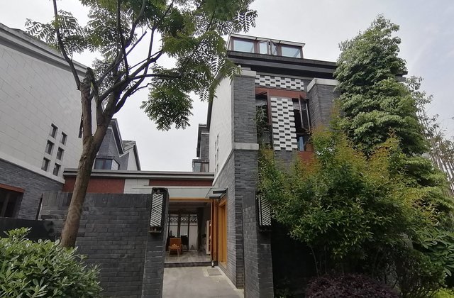青城山 中铁打造 清水联排别墅 赠送露台带入户大花园