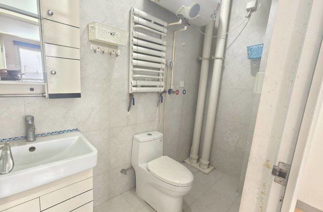 星光中央丽都  三室双卫  中间楼层 免大税  可贷款