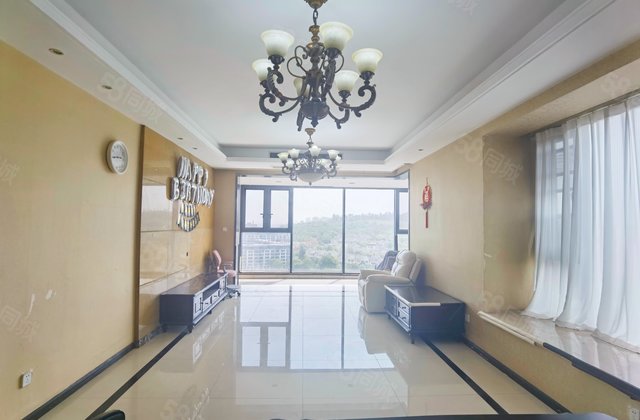 万科五龙山九墅3室2厅152.5㎡132万二手房图片