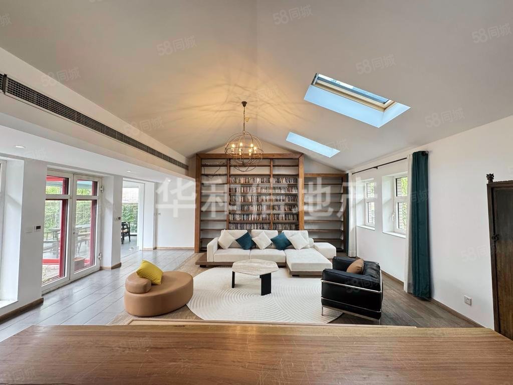 歐陸苑4室2廳3衛(wèi)235㎡南北2600萬