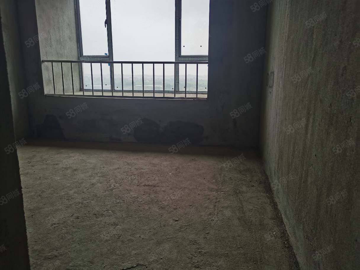 江旅翰林苑4室2厅2卫128.3㎡南北93万