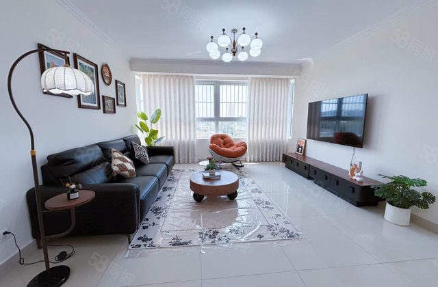 实验   香格里小镇 南北通透 商品住宅 小三居 精装好房