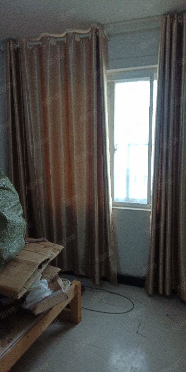 锦谯名苑3室2厅1卫106㎡南43万