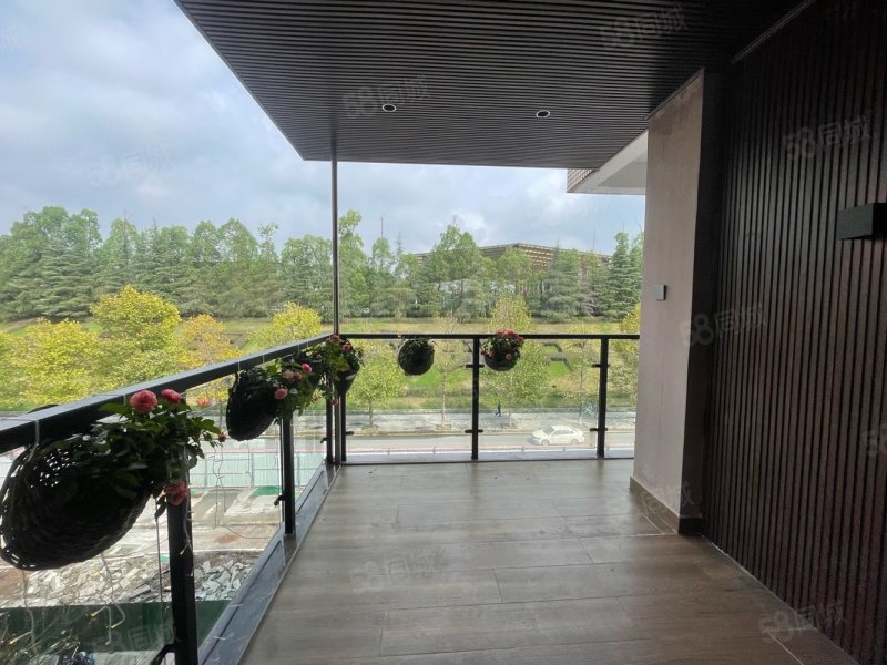 【10图】南湖郡体育馆旁,洋房三楼大花园采光好,自住房,南湖郡-自贡58