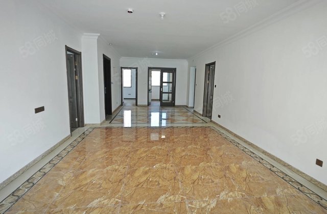 开发区次新房4室 国岳府 清水湾 小高层东边户 带车位免大税