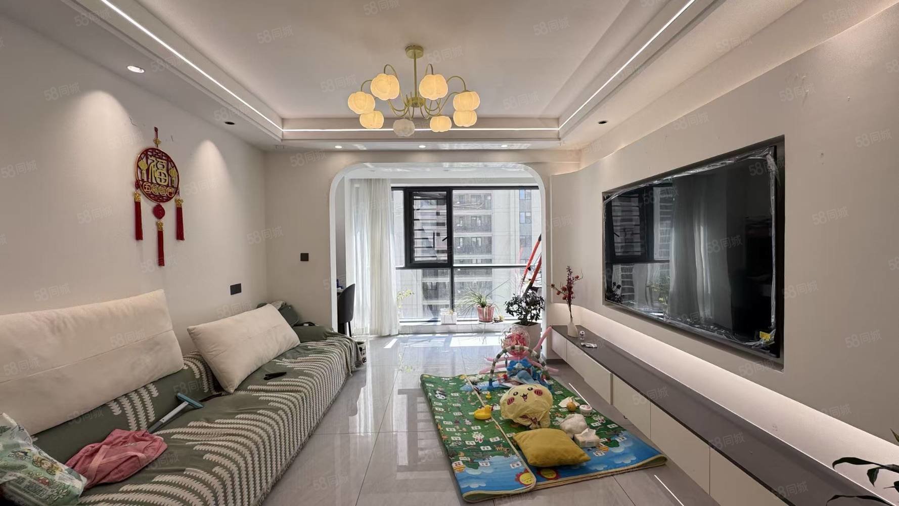 合景泰富云湖天镜3室2厅2卫110㎡南北73.8万