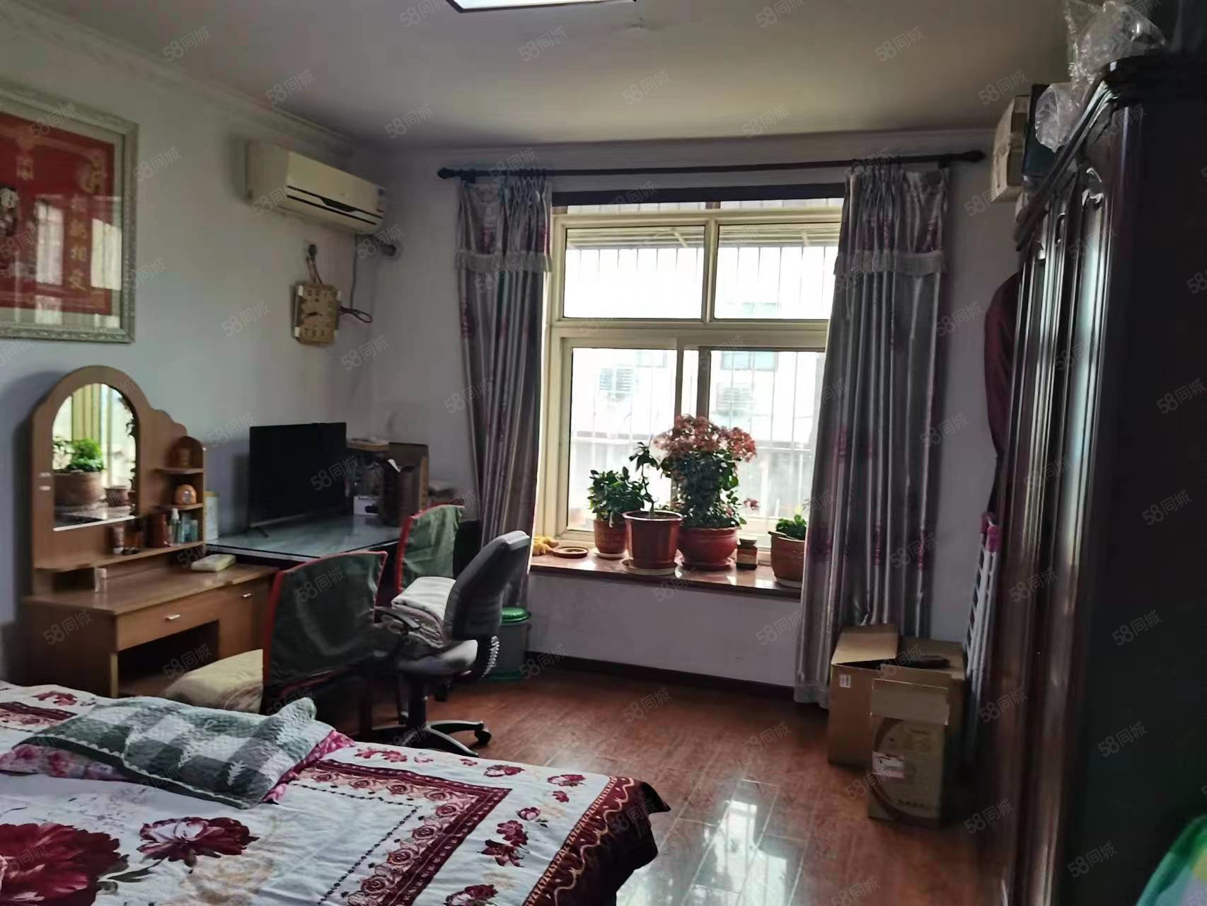 奧林公寓3室2廳2衛(wèi)152.82㎡南北215萬