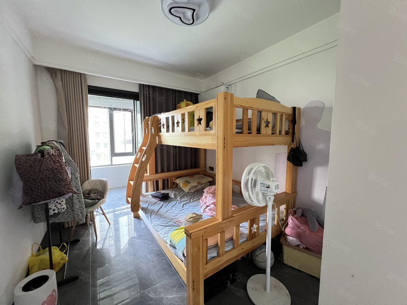 皖新江山樾3室2厅2卫118㎡南北82万