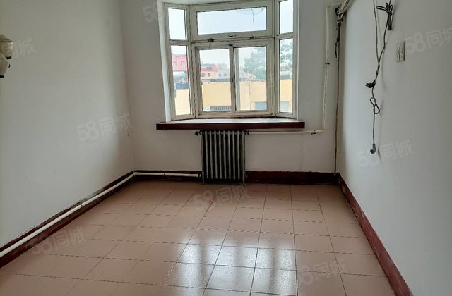 东昌本部中层，一品家苑中巨附近，大两厅，价可谈急售，看房方便