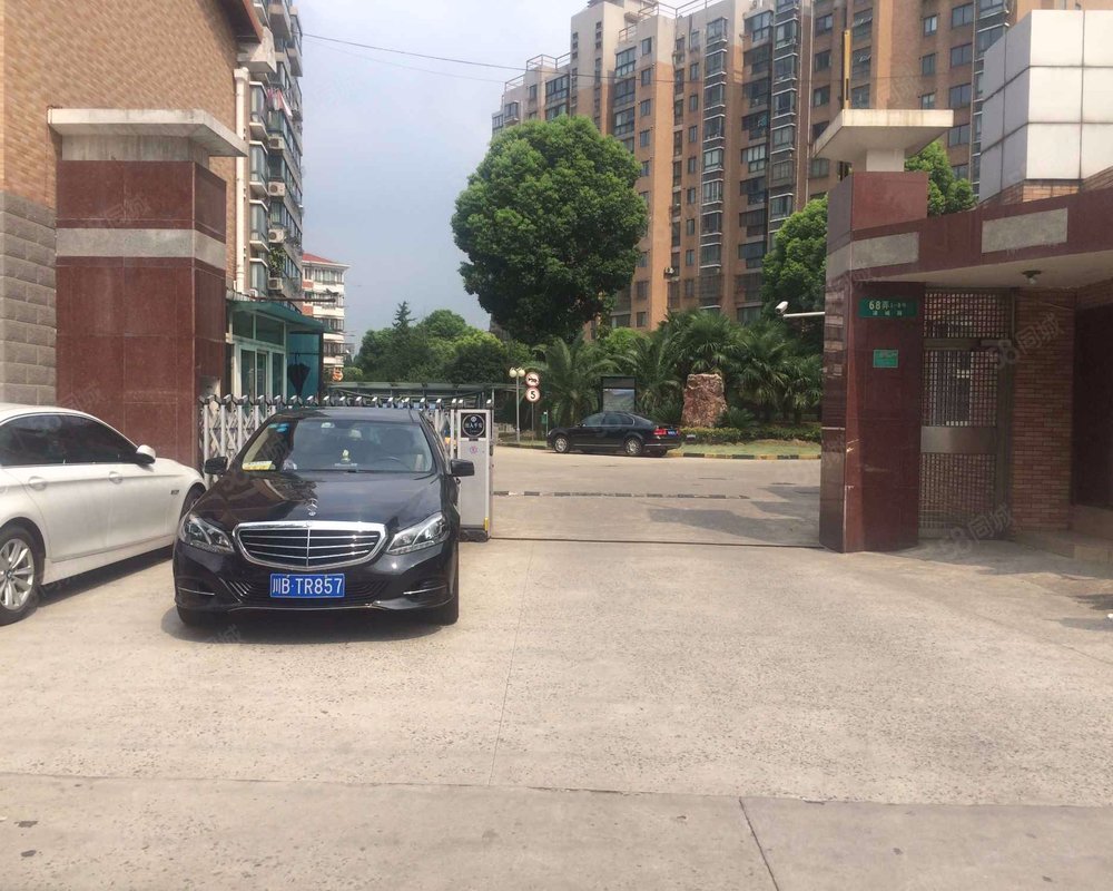 凉城路68弄小区内中环之间