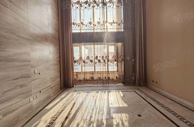 急售体育场  实验旁奥森花园复式悬空客厅送车位地下室