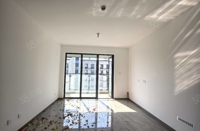 城市芳华蘭园，送车储，视野好，新房未住，急