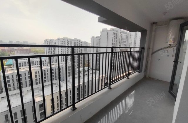 二中附近 次新小区 动静分离三室 中间楼层 儒辰陈悦 方便看