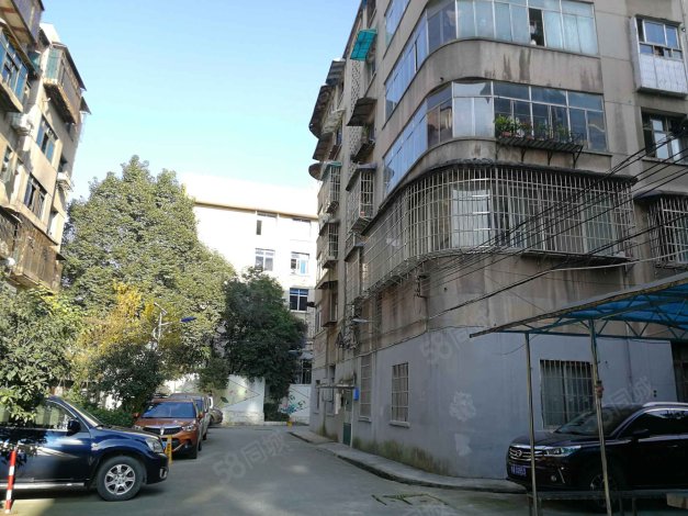 急售乌当区新添寨区医院对面3楼105平米三室带拆迁房仅75万