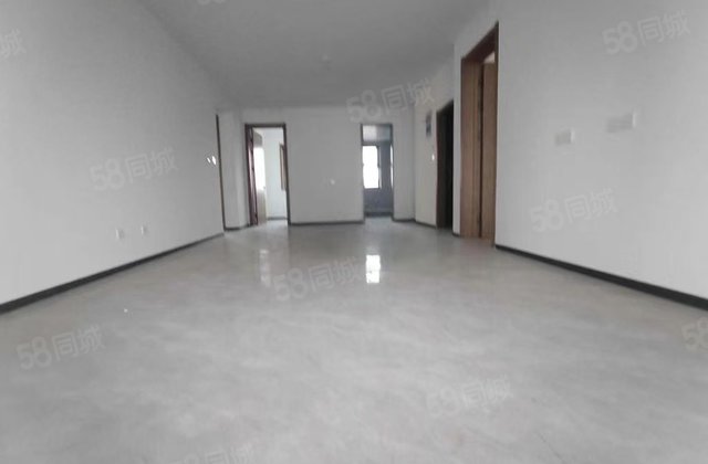 房东诚心出售！区政府南临明康康盛园正规四室两厅新房未住送车储