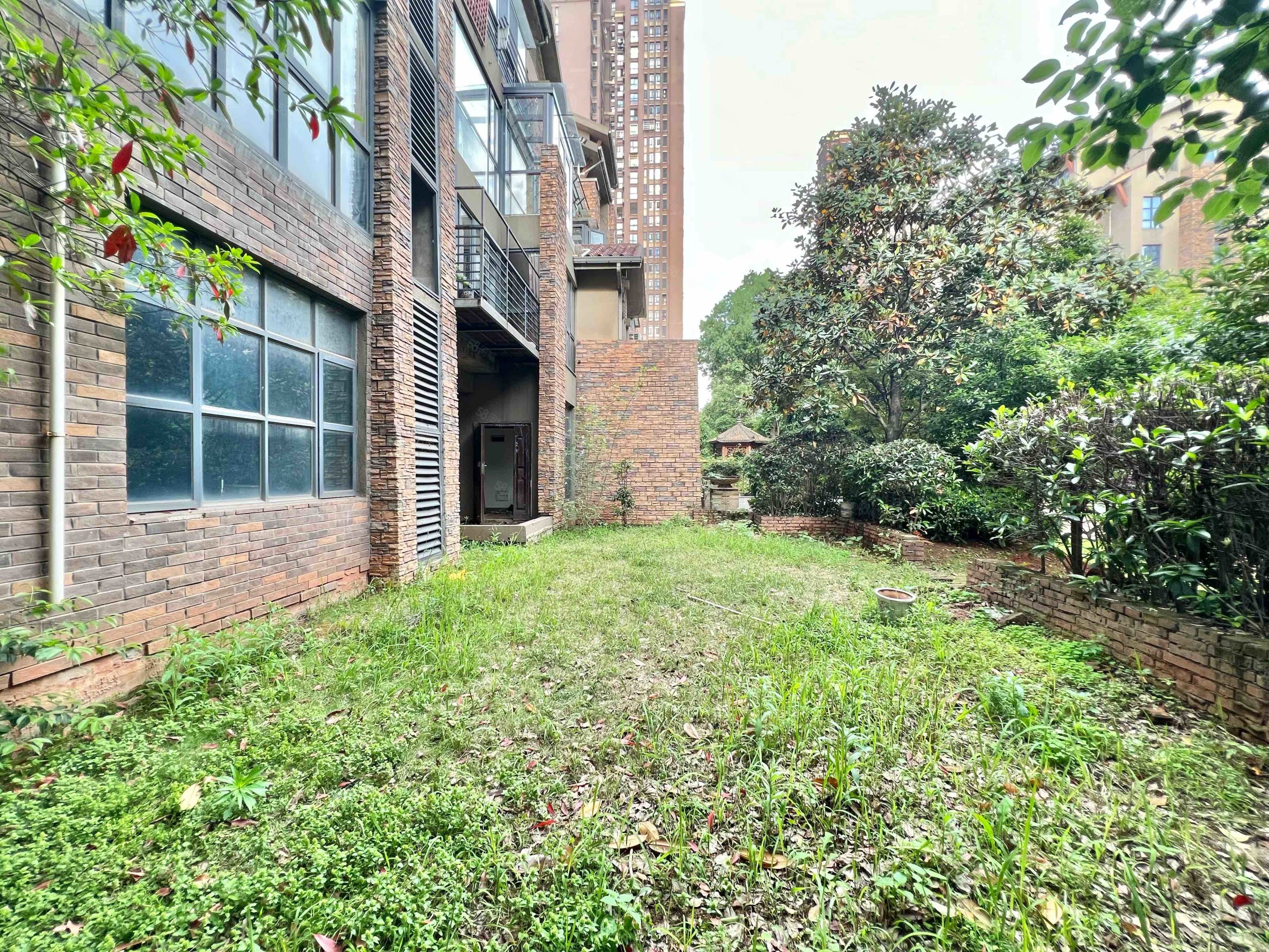 带200平私家院子! 湘银星城电梯洋房,上下2层,带车位