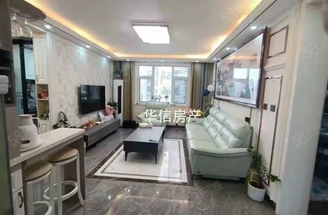 老文轩 铁塔旁 17年5加6 175平 精装4室3卫 有车储