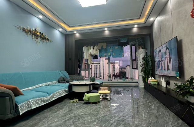 碧桂园悦江山3室2厅1卫109㎡南北65万