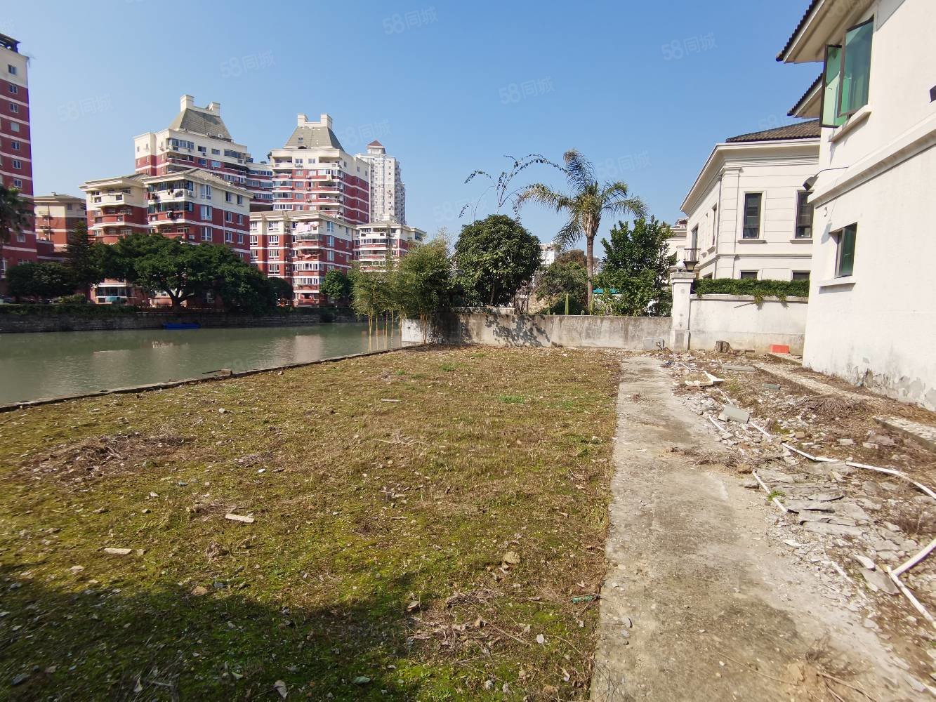 【10图】英豪花园独栋别墅花园有两亩河边,毛坯随意装修,看房有钥匙.